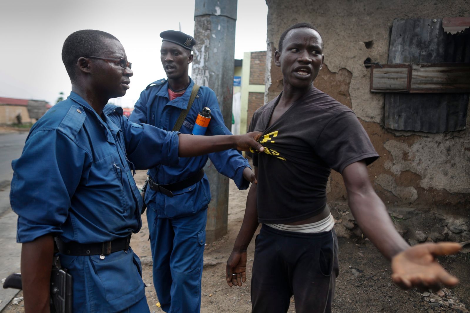 Adapter les outils technologiques pour veiller au respect des droits humains : ce que nous enseigne le Burundi